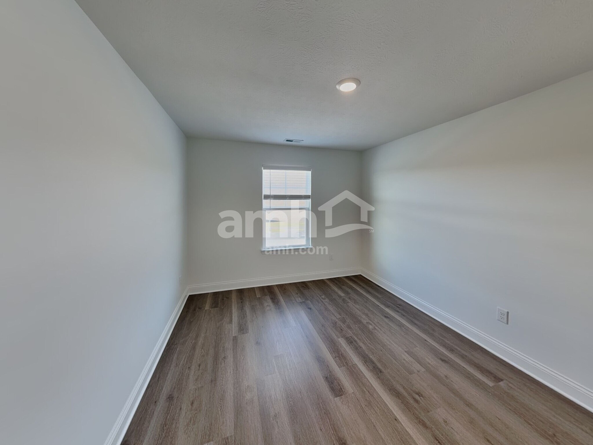 Building Photo - 1004 Heritage Blvd