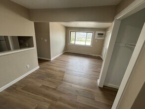 Building Photo - Fairview Apartments