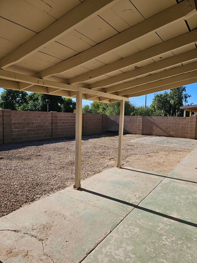 Building Photo - 739 W Padre Kino Dr