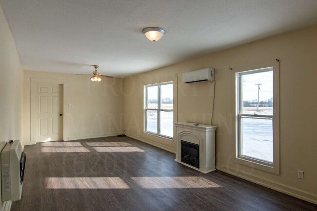 Building Photo - Charming 2-Bedroom 1-Bath + Bonus Room Farmhouse