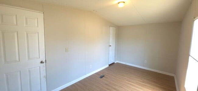 Building Photo - Spacious Dacula Mobile Home