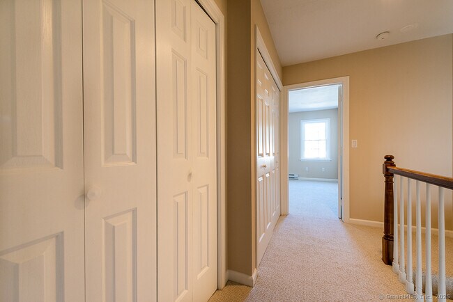 Building Photo - 16 Brantwood Dr