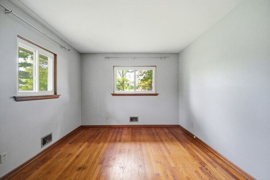 Building Photo - 3233 Brady Ln
