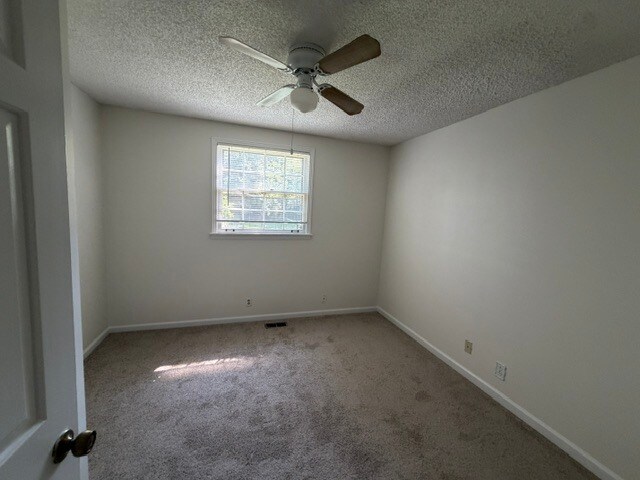 Building Photo - 2900 Moss Spring Dr