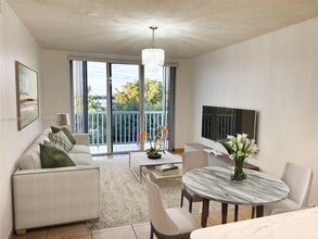 Building Photo - 3551 SW 9th Terrace