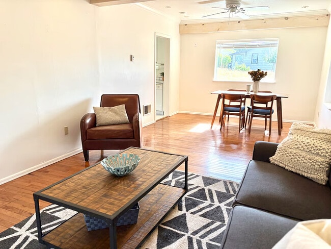 Building Photo - 4755 N Pearl St