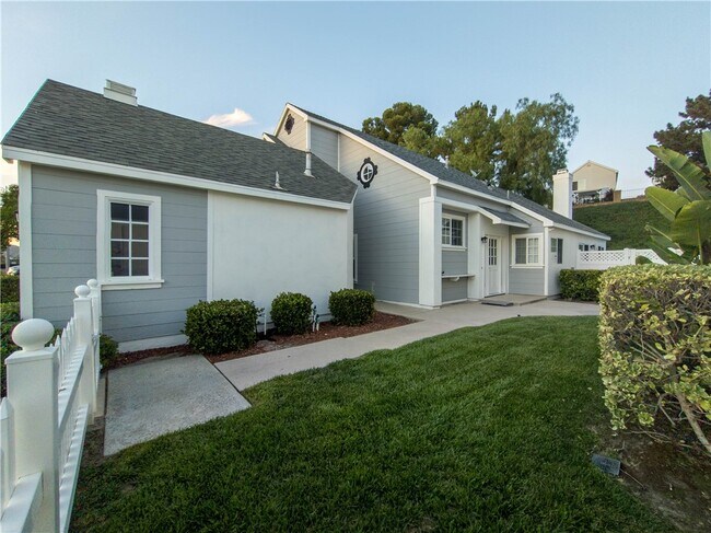 Building Photo - 21032 Primrose Ln