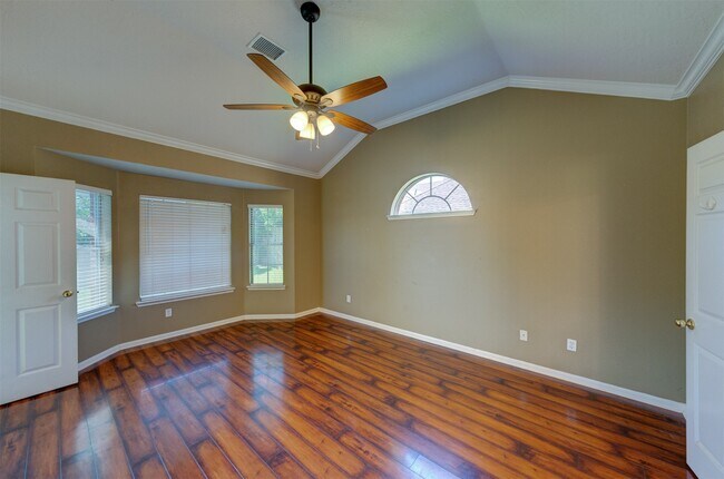 Building Photo - 2610 Ledgebrook Ln