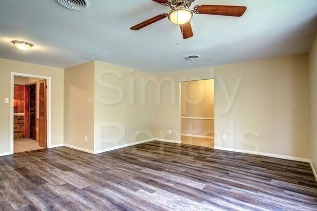 Building Photo - 6426 Chapman Dr