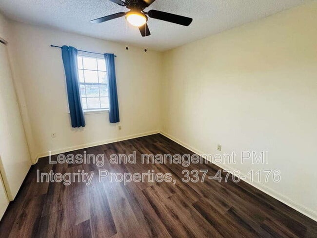 Building Photo - 2419 Robley Dr