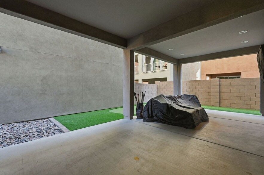 Building Photo - 7059 W Stardust Dr