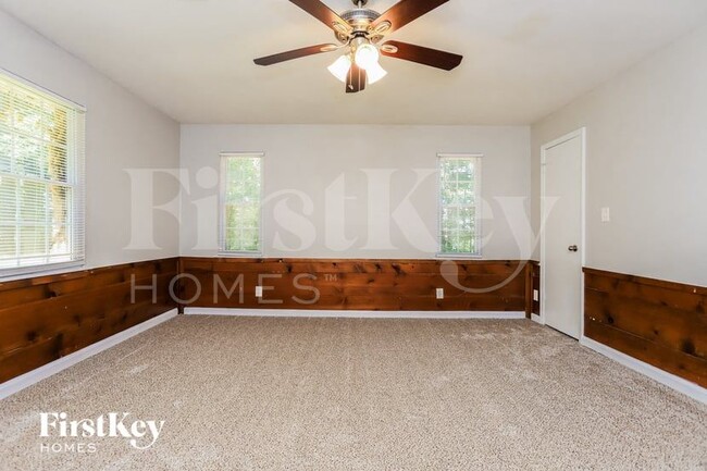 Building Photo - 6580 Short Rd