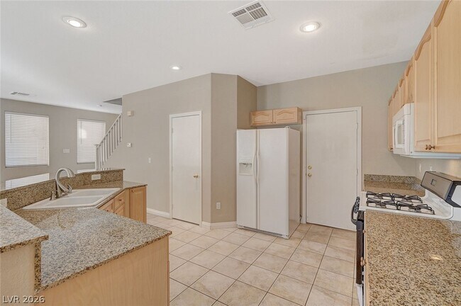 Building Photo - 121 Standing Stone St