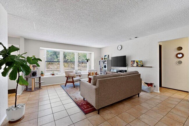 Building Photo - 7304 Eganhill Dr