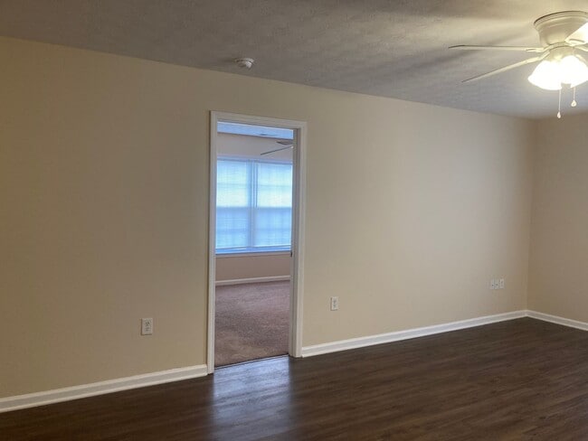 Building Photo - 109 Kestrel Ct
