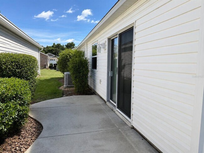 Building Photo - 2452 Soper St