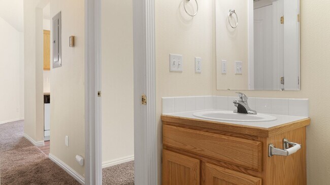 Building Photo - Sugar Street Townhomes