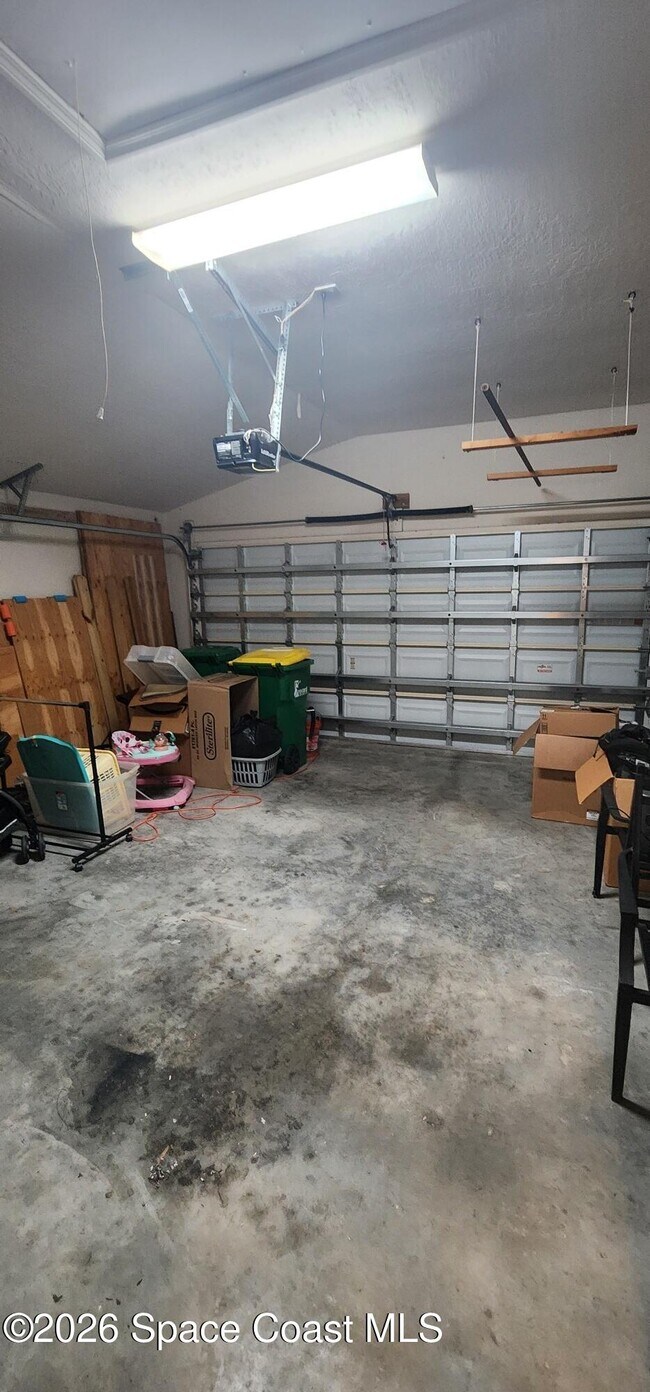 Building Photo - 3800 Sunbeam Ct