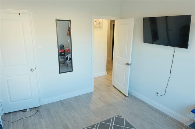 Building Photo - 5928 Pine River Ln