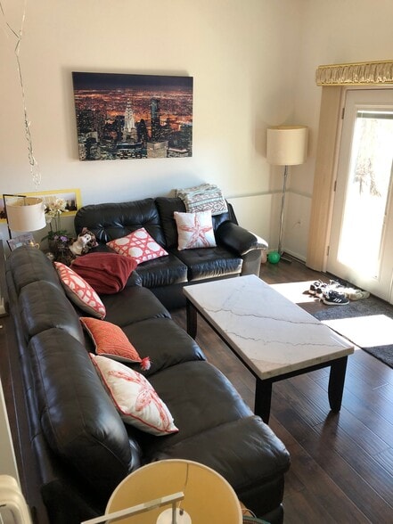 Building Photo - 4240 Embassy Dr