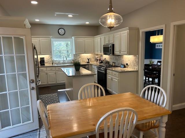 Building Photo - 2368 Battle Forest Dr SW