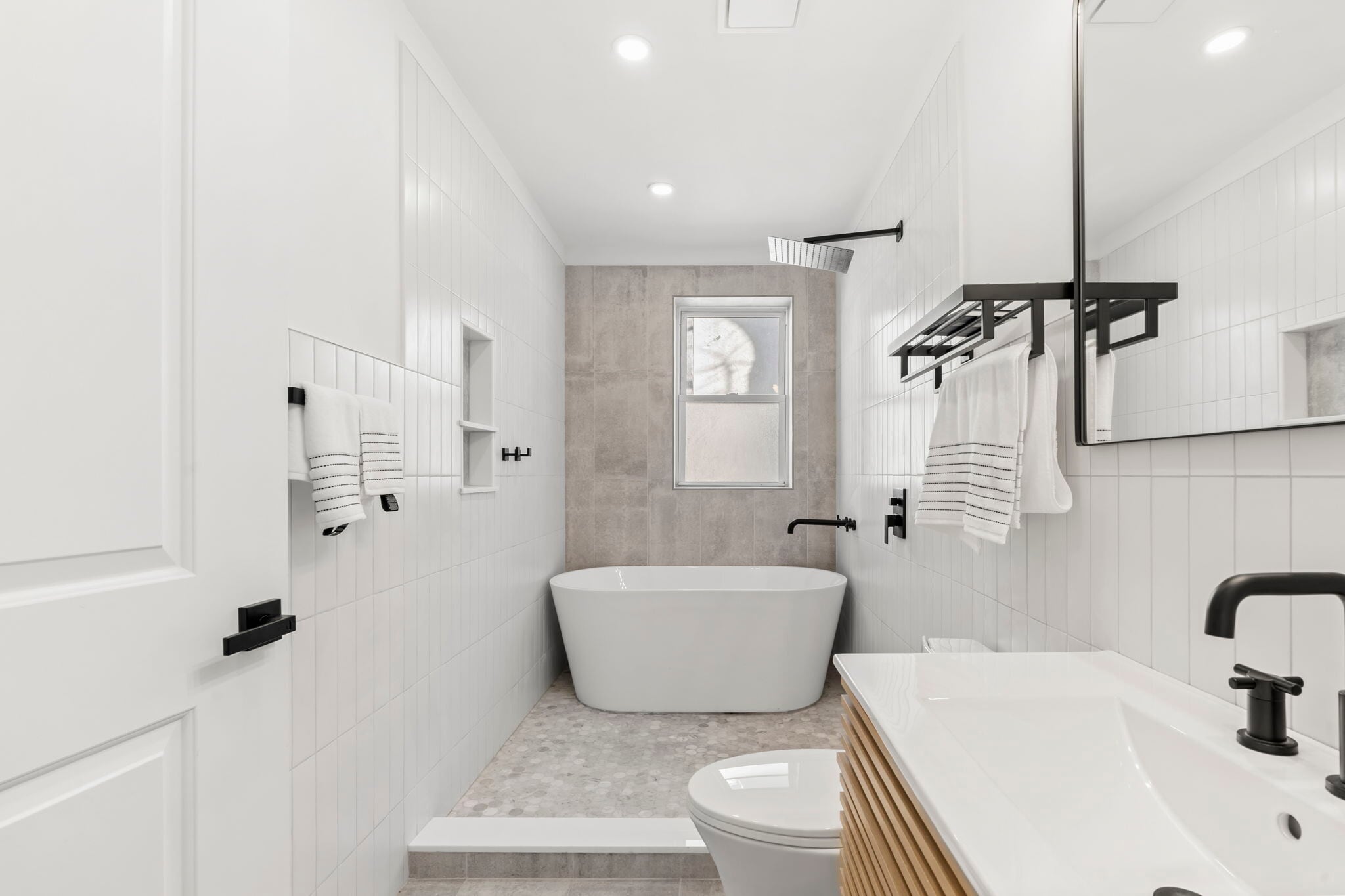 Building Photo - 202 W Wayne Ave