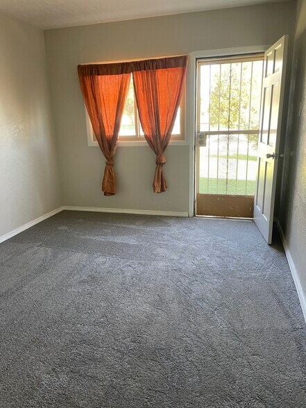 Building Photo - 1327 Tapia Blvd SW
