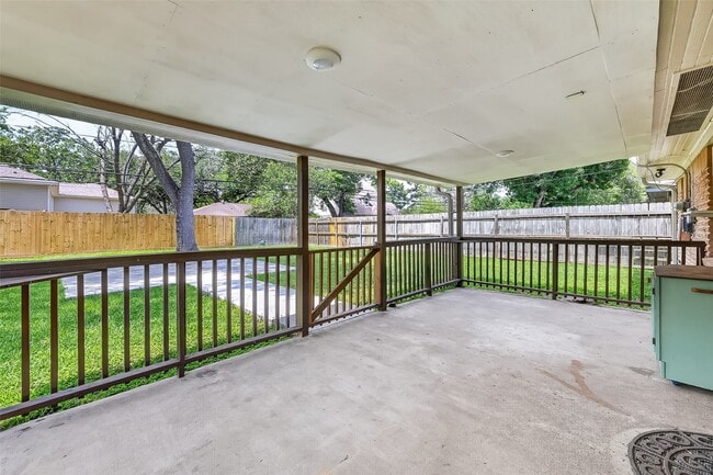 Building Photo - 12002 Hillcroft St