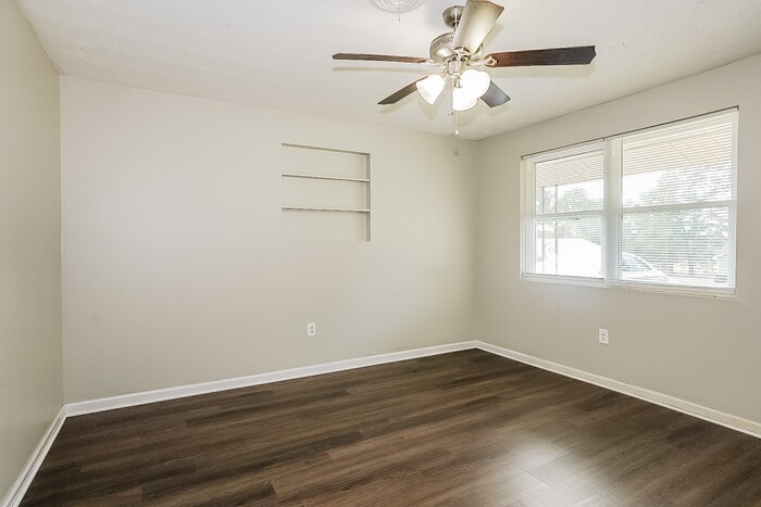 Building Photo - 458 Sheraton Dr