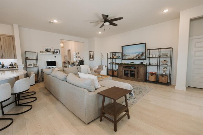 Building Photo - 808 Karst Cv