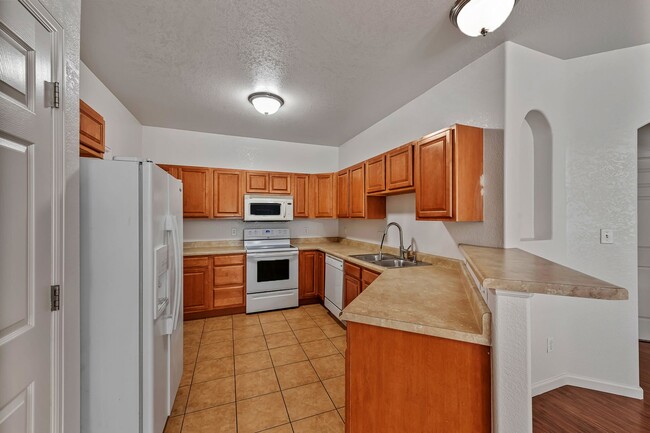 Building Photo - 623 Canyon Vista Way