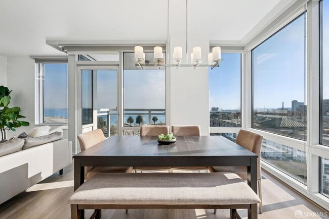 Building Photo - 501 Beale St