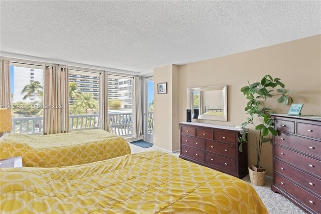 Building Photo - 4020 Galt Ocean Dr