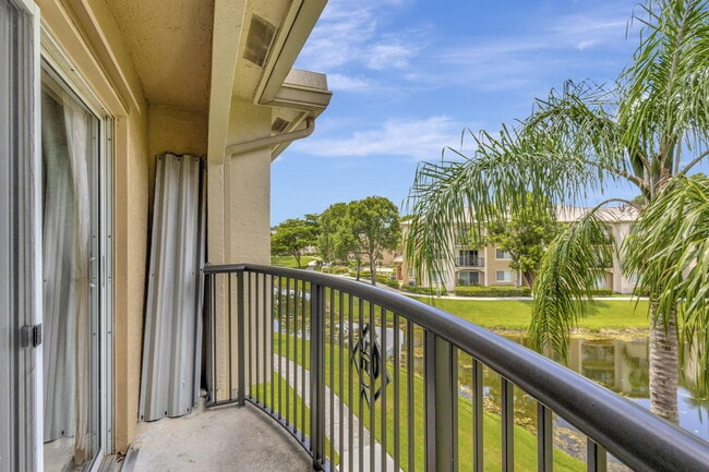 Building Photo - 600 Crestwood Ct N