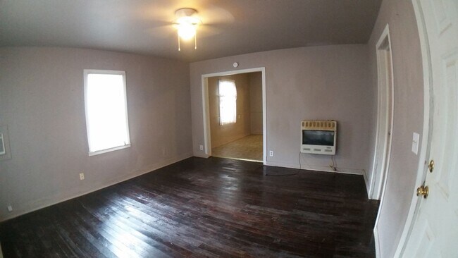 Building Photo - 2 Bedroom House Near Downtown OKC