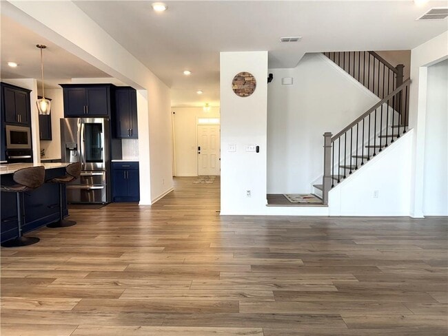 Building Photo - 690 Avignon Blvd