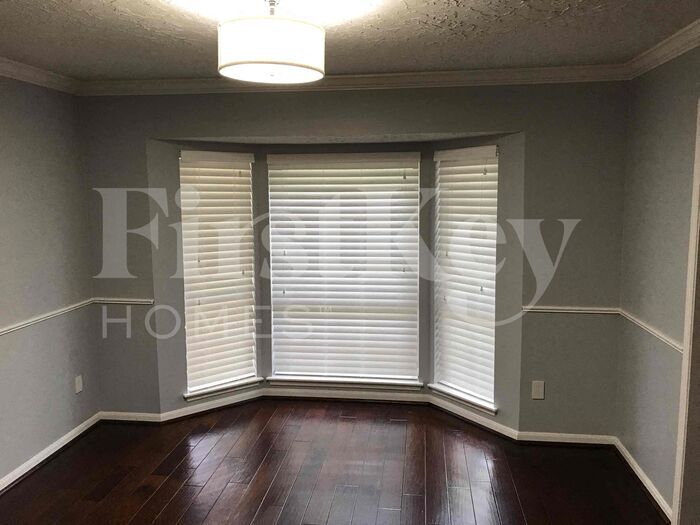 Building Photo - 11715 Parkriver Dr
