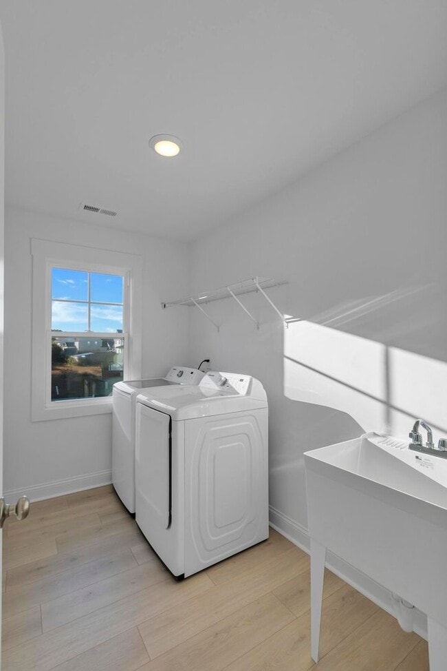 Building Photo - Oyster Landing Home Available with Pond View!