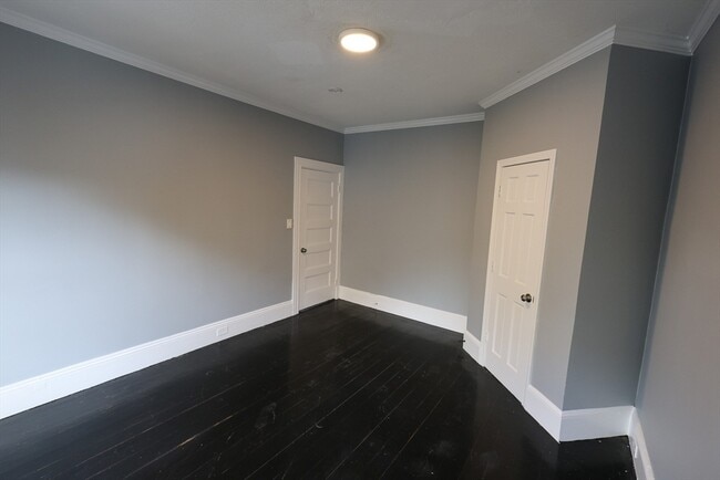 Building Photo - 14 Hartwell St