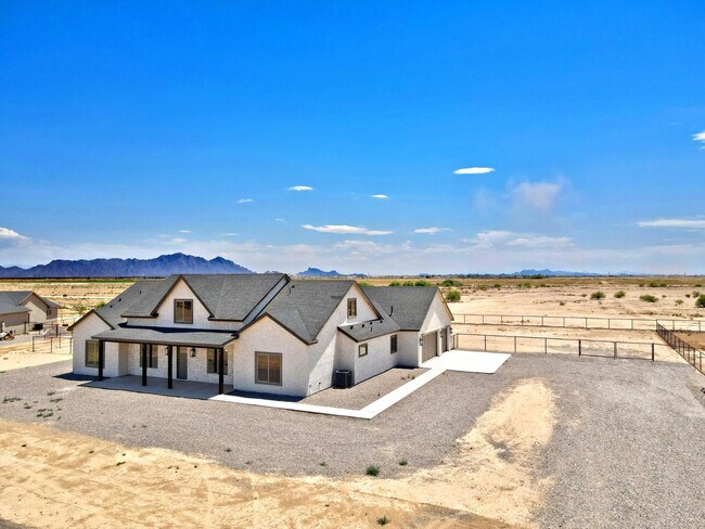 Building Photo - 2351 E Cana Ln