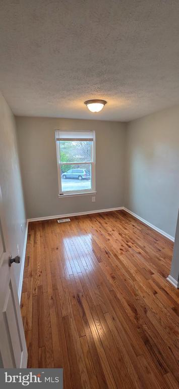 Building Photo - 223 Laura Anne Ct