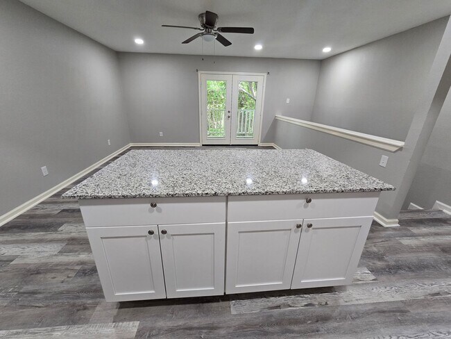 Building Photo - 205 Winter Park