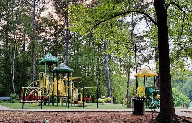 Building Photo - 2793 Oakvale Falls Dr