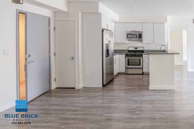 Building Photo - 4305 Laurel Canyon Blvd