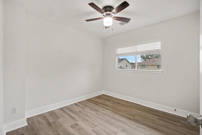 Building Photo - 431 Laurel Timbers Dr