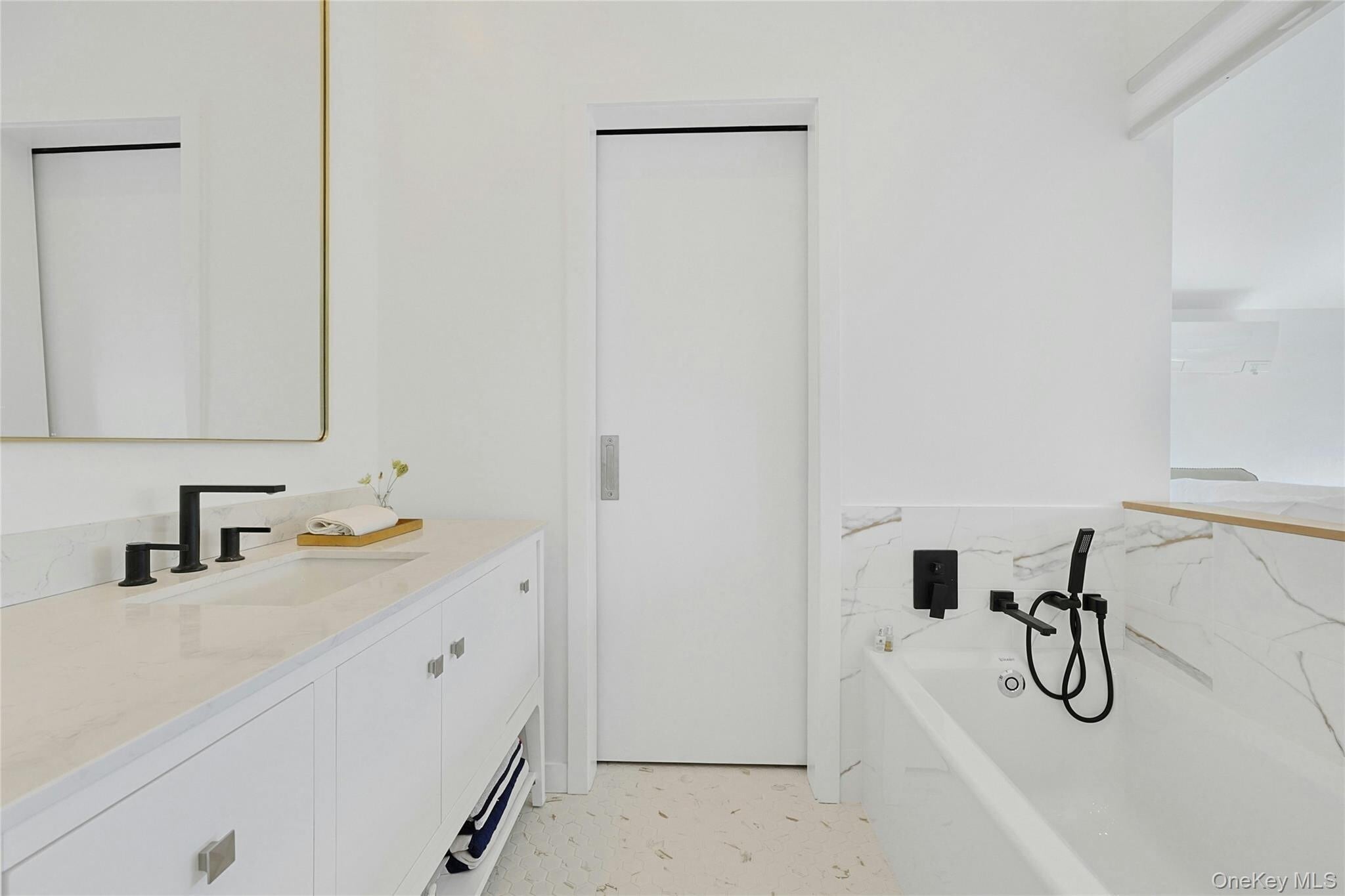 Building Photo - 93 Paradise Ave