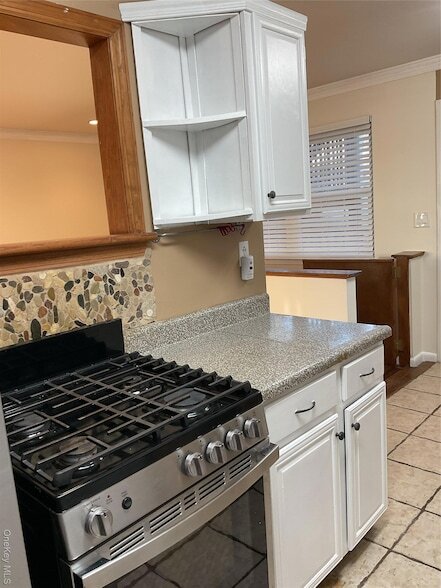 Building Photo - 430 Somerset Dr