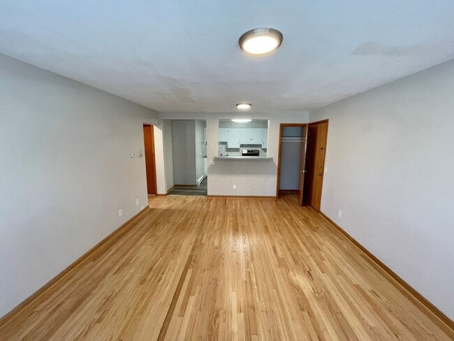 Building Photo - Newly Renovated 2bd/1ba in Vilas Neighborhood