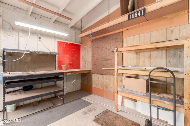Building Photo - 10641 W Oakmont Dr