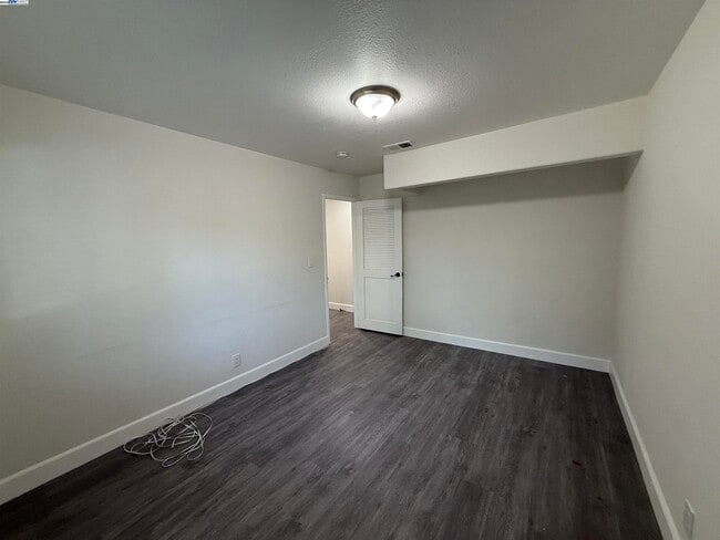 Building Photo - 91 Fountainhead Ct